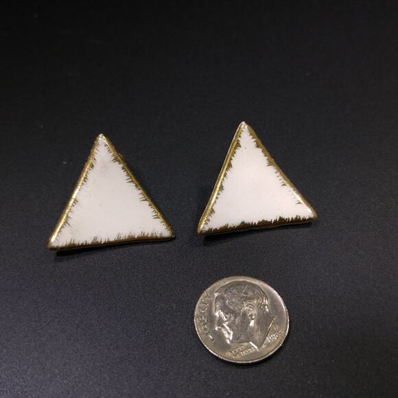1950s Porcelain Gold Rimmed White Triangle Clip Earrings, Signed Milvern Co - Picture 3 of 9